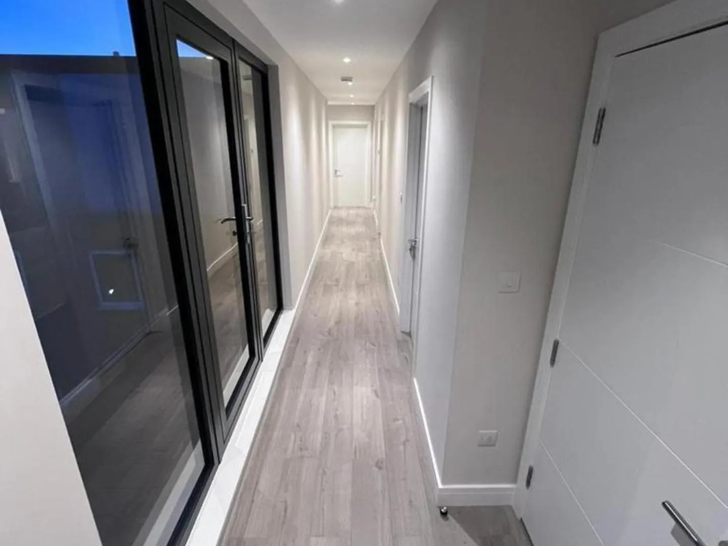 3Br-3Bath-Central London-Parking-Petsok-Fireplace