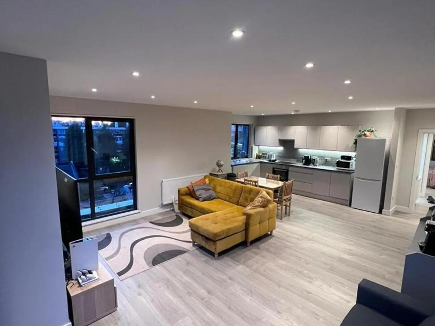 3Br-3Bath-Central London-Parking-Petsok-Fireplace Apartamento