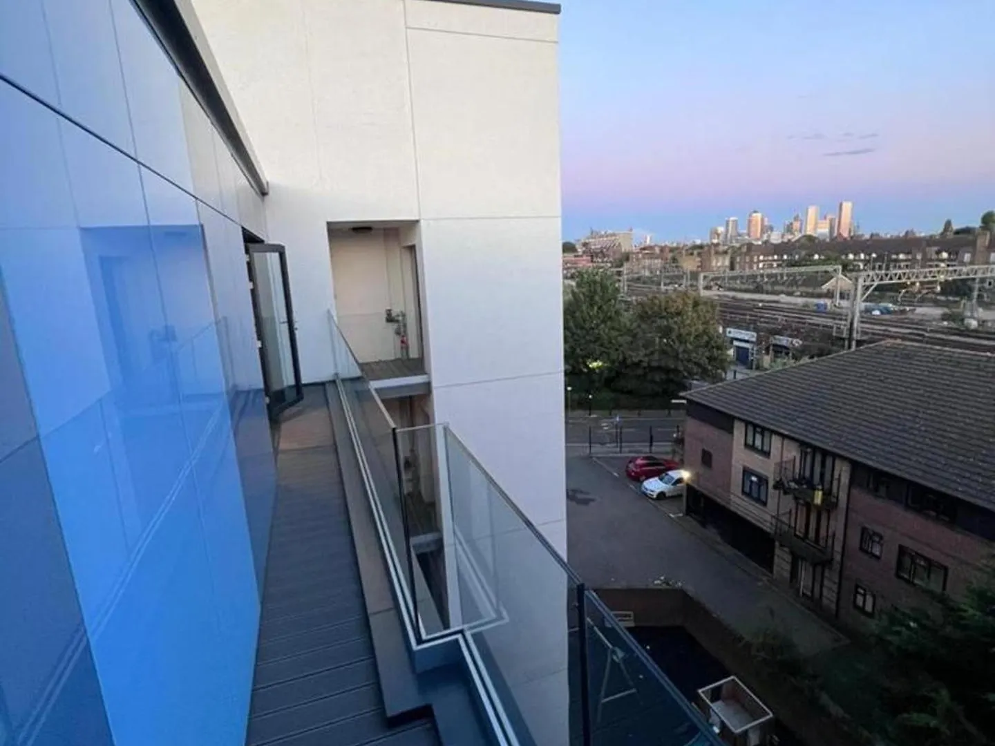 3Br-3Bath-Central London-Parking-Petsok-Fireplace Apartment London